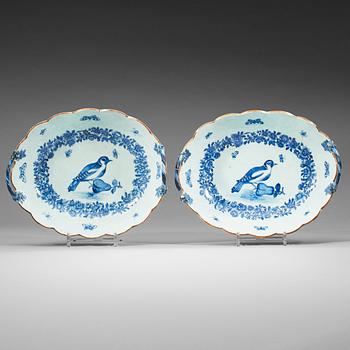 360. A pair of blue and white baskets, Qing dynasty, Qianlong (1736-95).