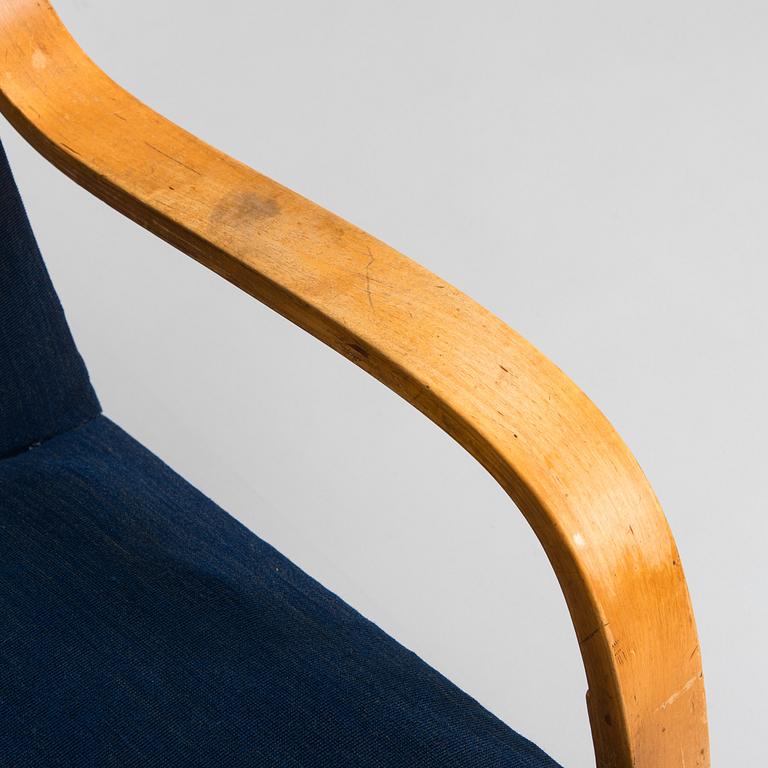 Alvar Aalto, a mid-20th century '401' armchair for  O.Y. Huonekalu- ja Rakennustyötehdas A.B. Finland.