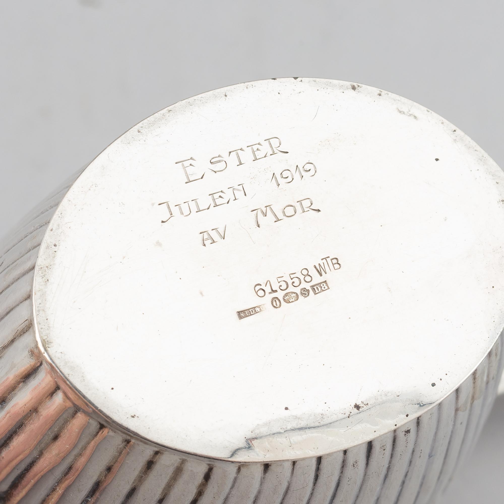 A silver mocha pot, creamer and sugar bowl, swedish import mark of NL Dahlström & Co, Örebro 1930.