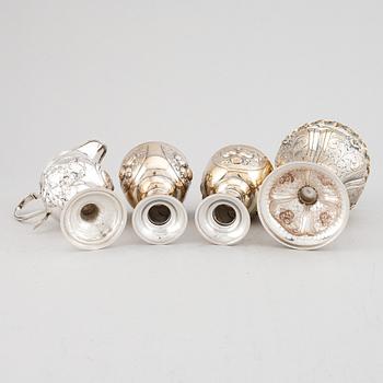 A mixed lot of two beakers, a vase and a jug, Baroque style, silver 830, 20th century.