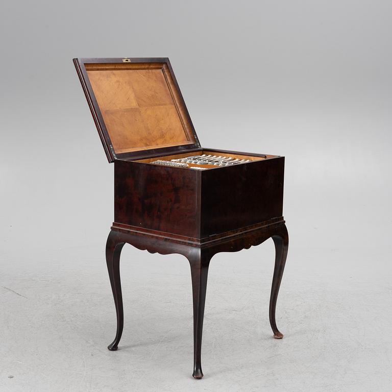 A Swedish silver cutlery, model 'Drottning Viktoria', mark of CG Hallberg, Stockholm 1936 (144 pieces).