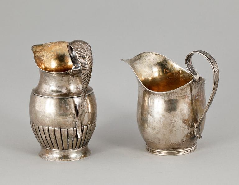 225766. GRÄDDKANNOR, 2 st, silver, empire, bla Johan Fredrik Masman, Stockholm 1815. Totalvikt ca 180 gram.