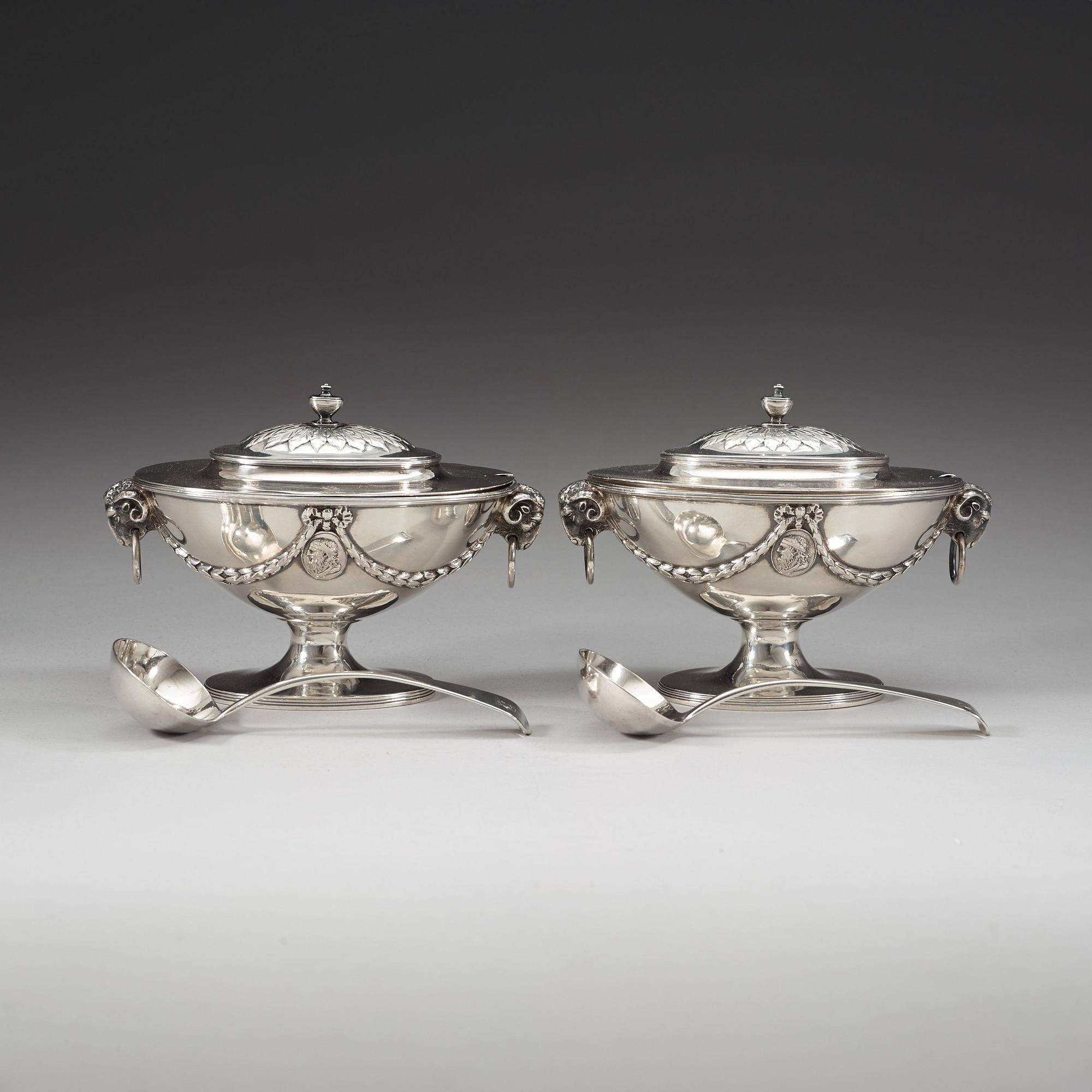 A pair of English 18th century sauce-tureens, possibly of John Robins, London 1784.
