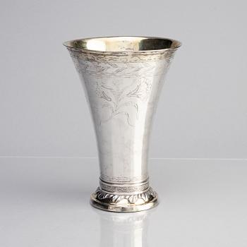 Bägare, silver, av Johan Jacob Ulfsberg, Nyköping 1816.