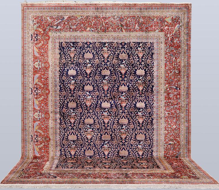 Carpet, Oriental silk, 373 x 274 cm.