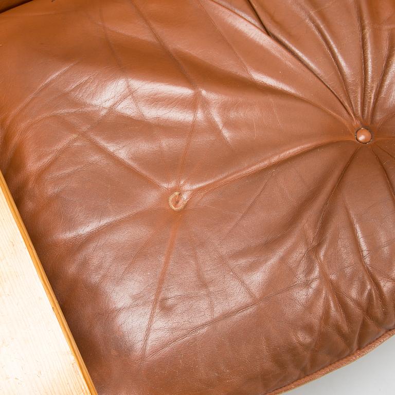 HANNU JYRÄS, a pair of 1970's armchairs for Uveka.