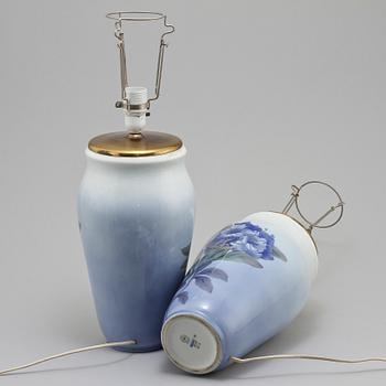 BORDSLAMPOR, ett par, Kunglig Dansk, 1900-talets andra hälft.