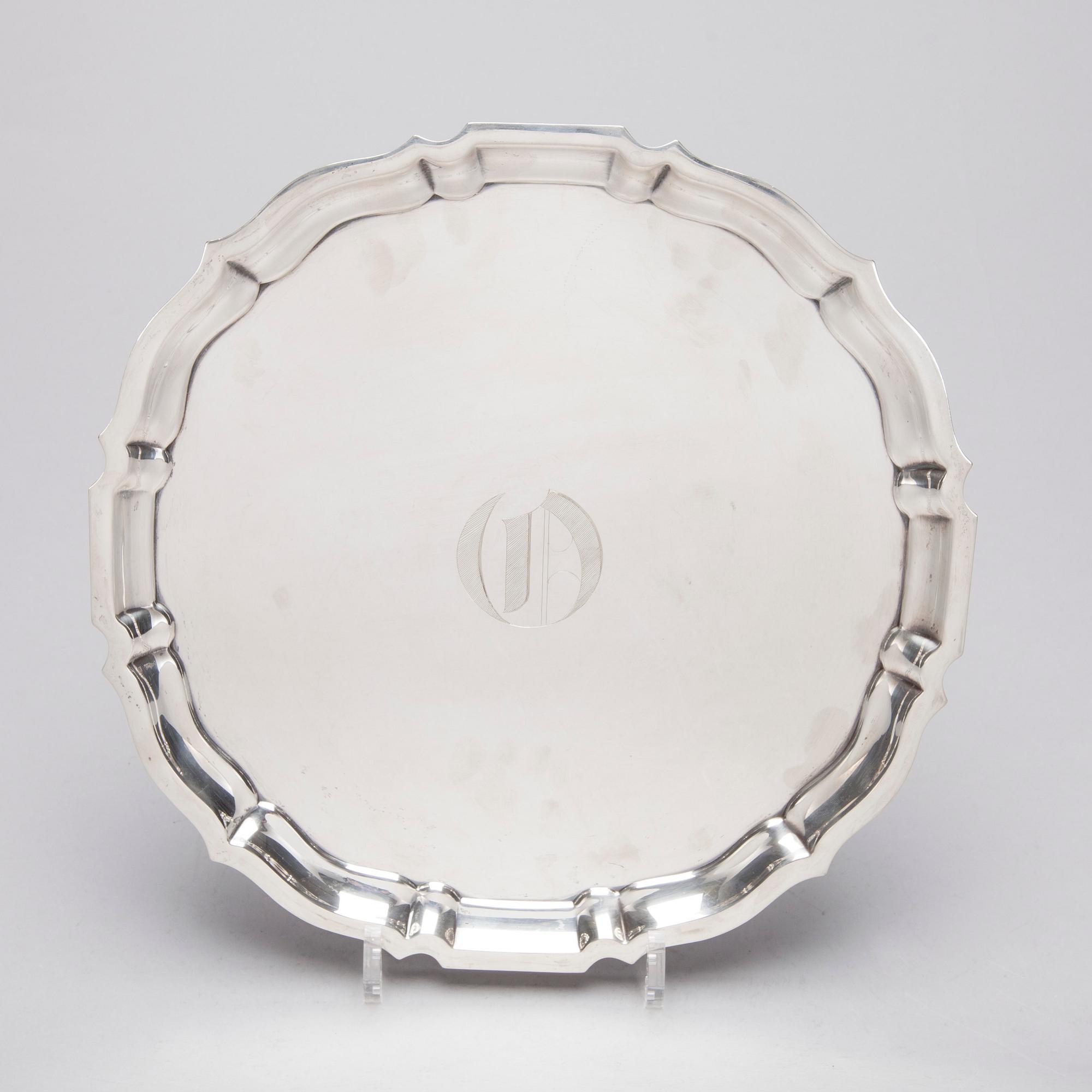 BRICKA, sterlingsilver, "Chippendale" Gorham, Rhode Island, USA 1954. Vikt ca 776,5 g.