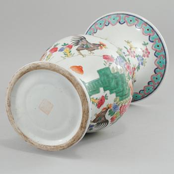 VAS, porslin, Kina, 1900-tal.