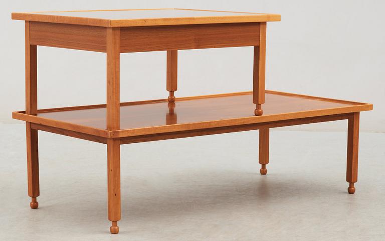 JOSEF FRANK, nattygsbord, Firma Svenskt Tenn, modell 1073.