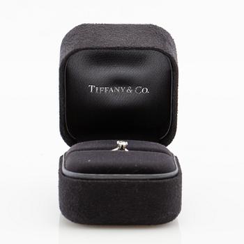 Tiffany & Co, ring, solitär, platina med briljantslipad diamant.