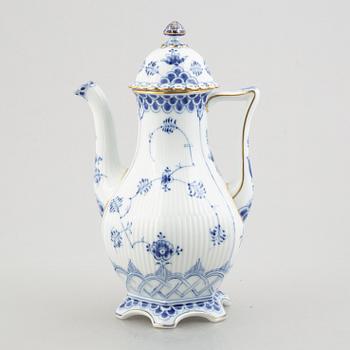 A 'Blue Fluted Full Lace' / 'Musselmalet' porcelain Coffee Pot, Royal Copenhagen, model 1202, 1961.