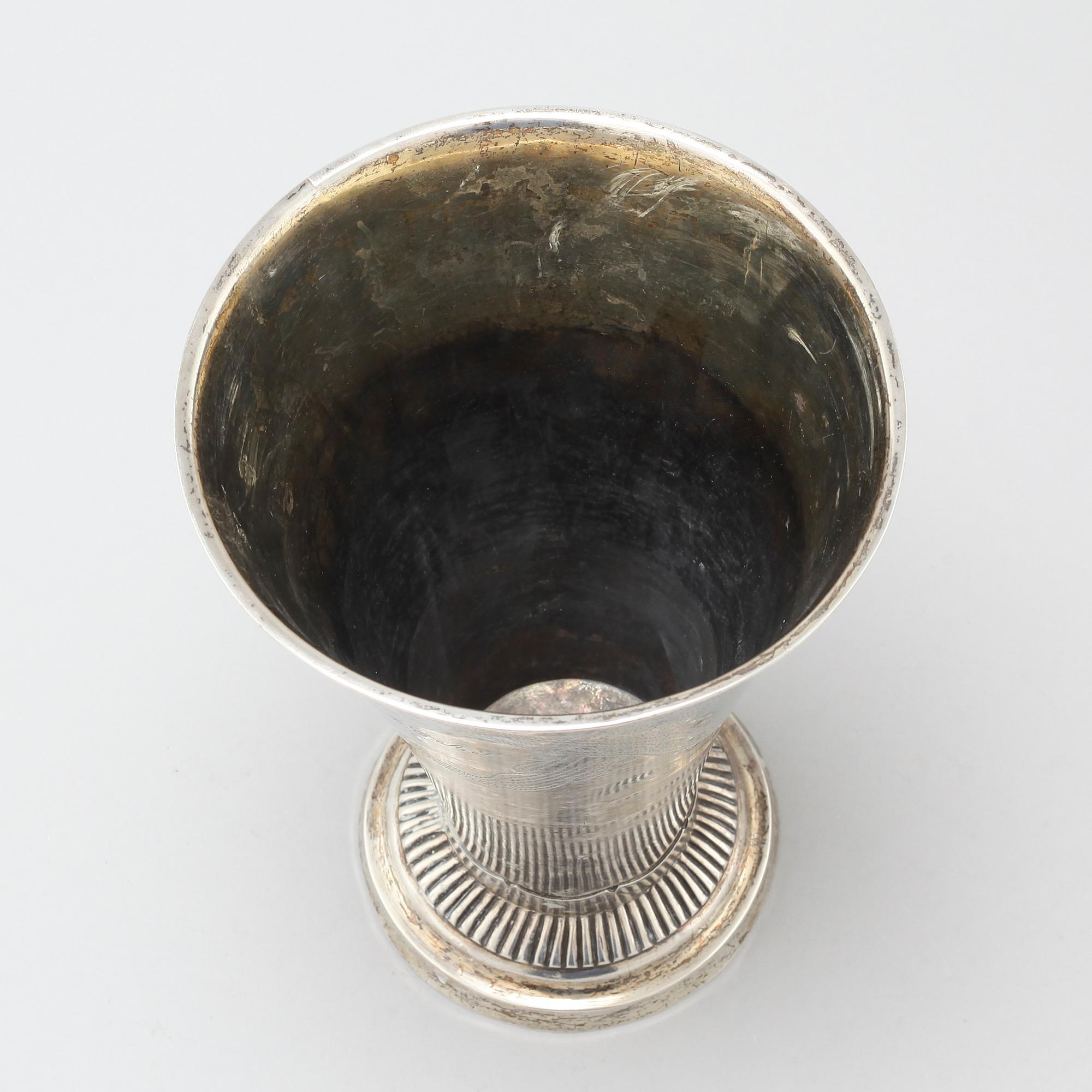 A silver beaker by Anders Pihlgren, Östhammar, 1806.