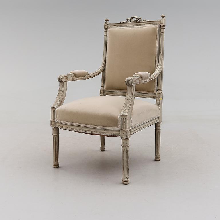 KARMSTOL, Louis Seize-stil, 1900-talets första hälft.