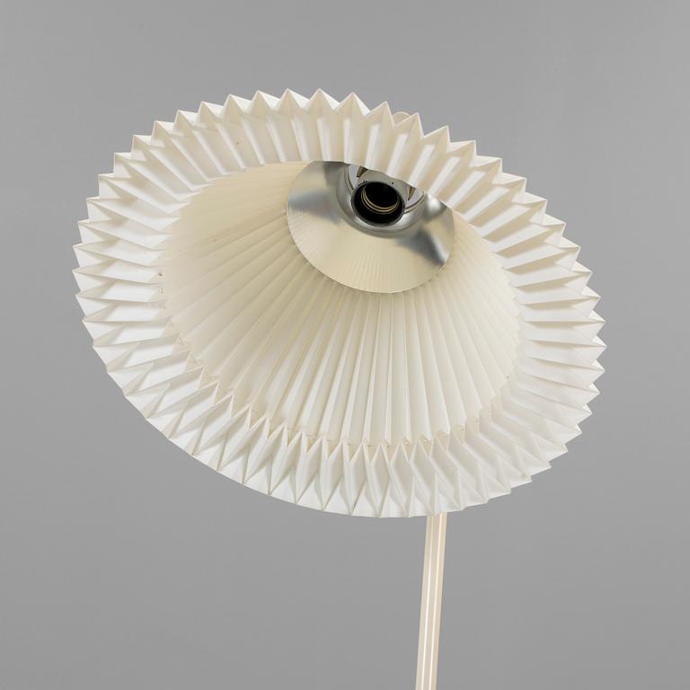 A Kaare Klint floor lamp, Le Klint.