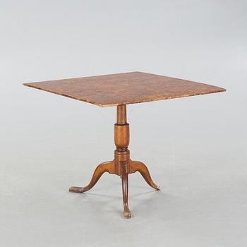 A folding table by Lorentz Lundelius (1776-1805).