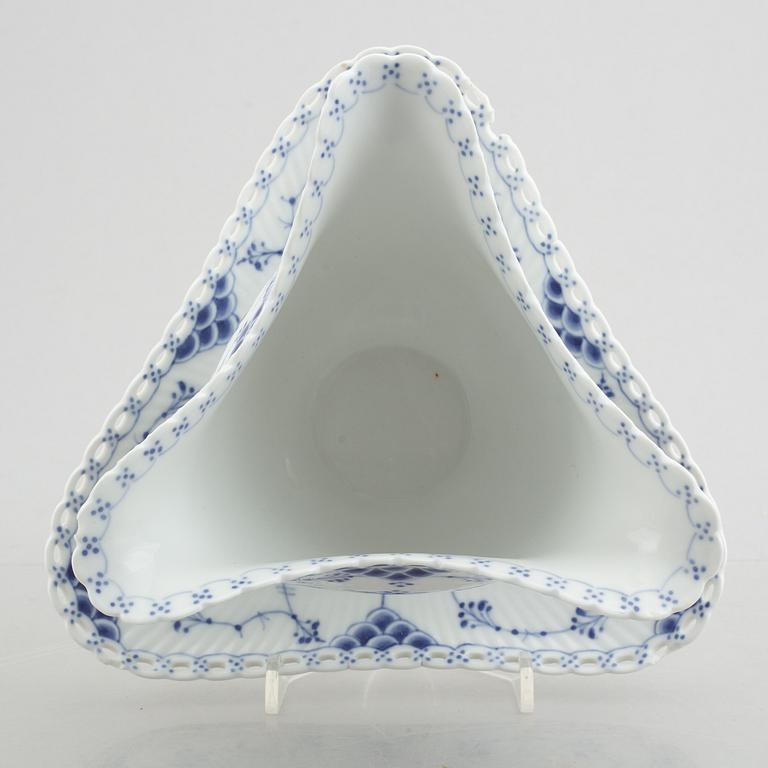 Two dishes and a sauce bowl, porcelain, "Blue fluted" / "Musselmalet", Royal Copenhagen, part 19th century.