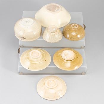 Seven ceramic bowls, South east asian, 19th/20th century.