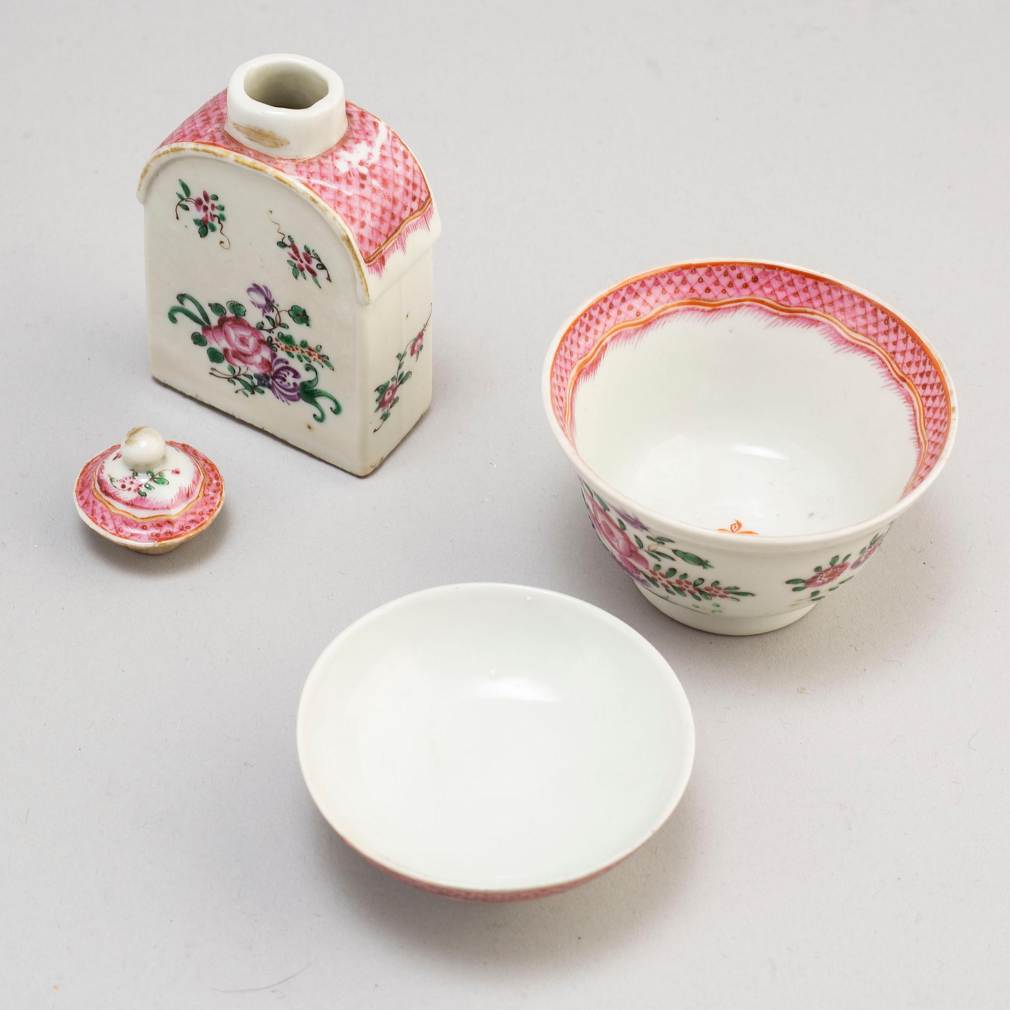 A famille rose export tea service, Qing dynasty, Qianlong (1736-95) (13 pieces).