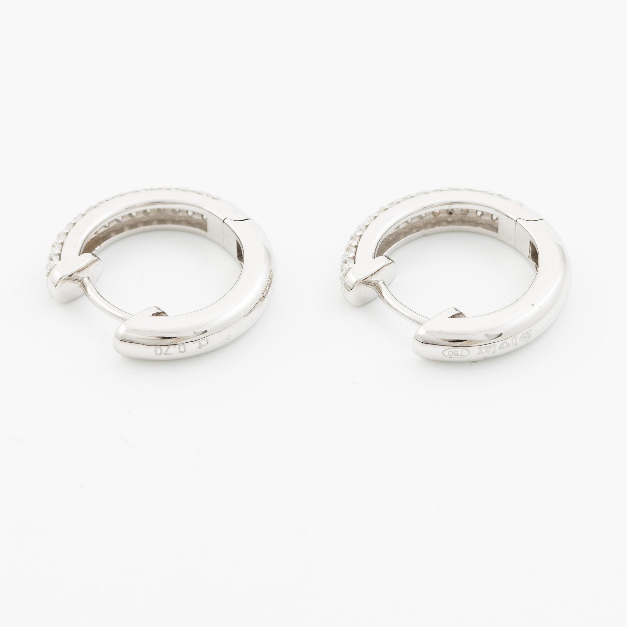 Hoop earrings 18K white gold with brilliant-cut diamonds.
