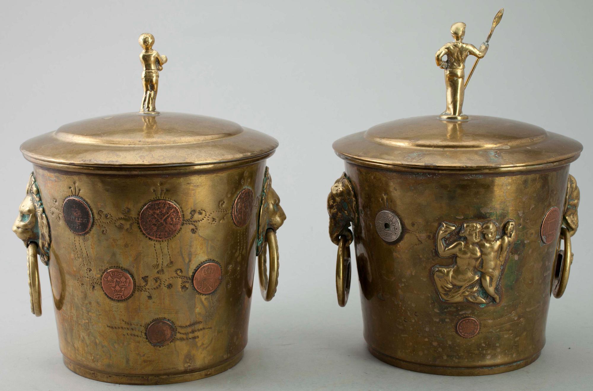 SERVERINGSKÄRL med lock , 2 st. mässing, Sverige.