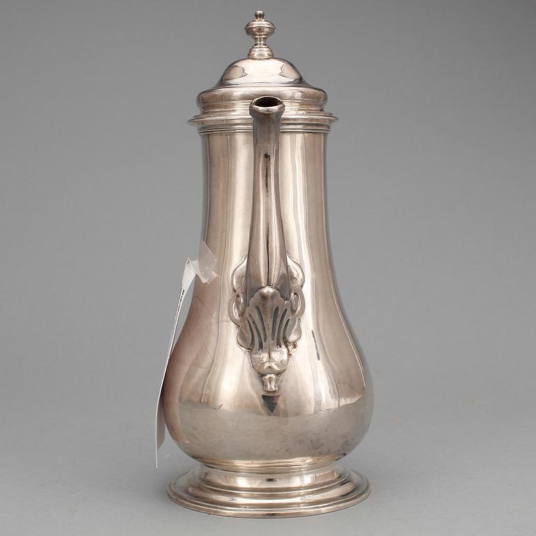 KAFFEKANNA, silver London Thomas Cooke II and Richard Gurney, London 1759. Total vikt ca 650 gr.