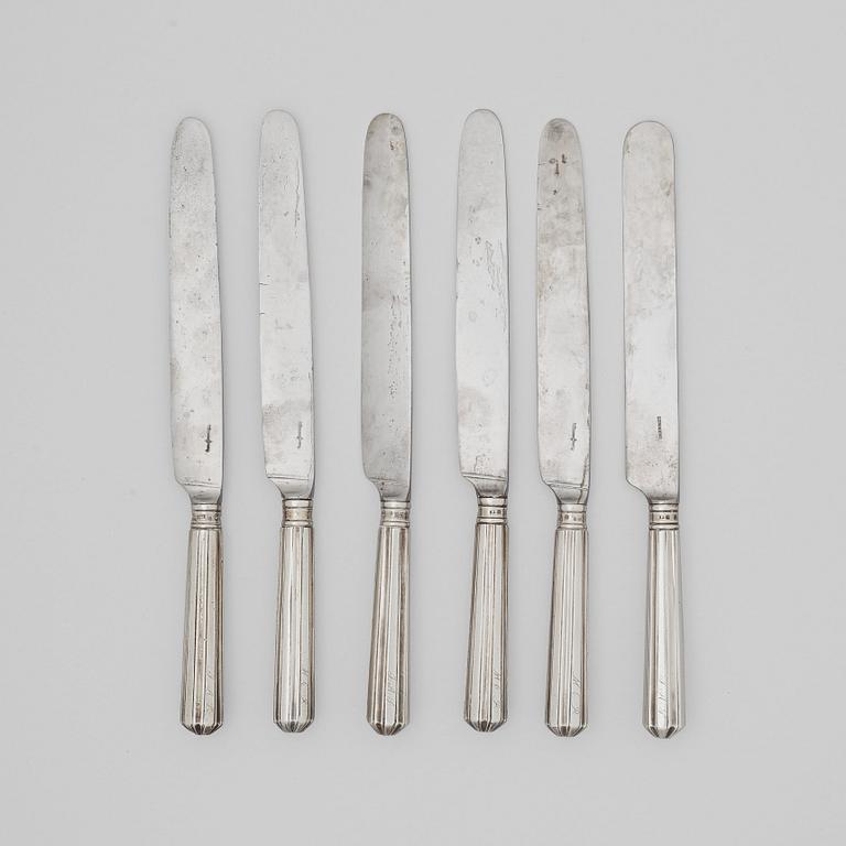 A set of six Swedish early 19th century silver dinner-knifes, mark of JW Zimmerman, Stockholm 1801.