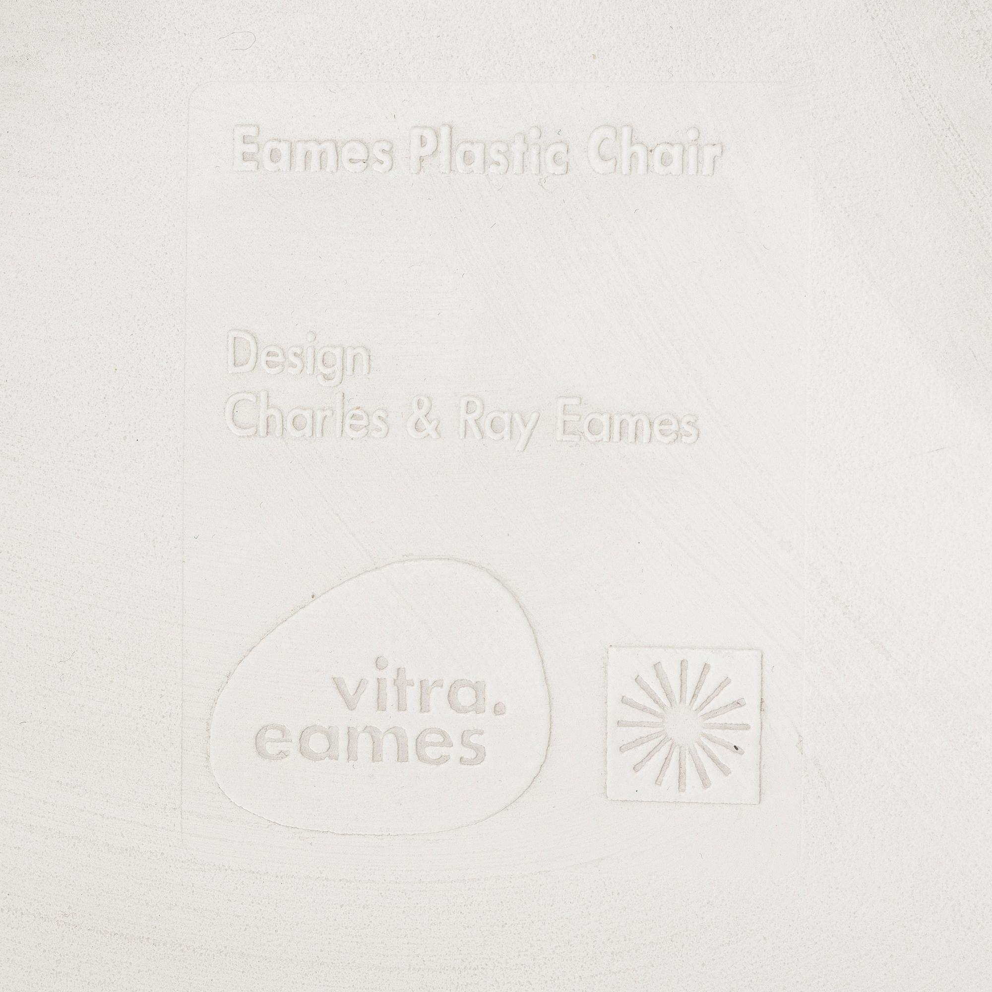 Charles & Ray Eames, stolar, ett par, "Plastic chair DSR", Vitra,