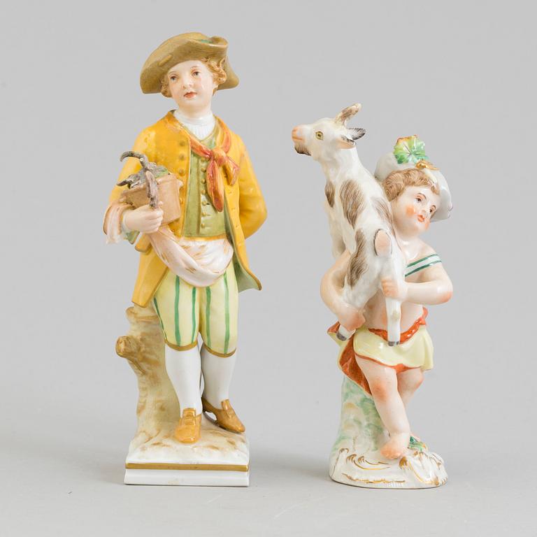 Two Berlin porcelain figures, 19th Century.