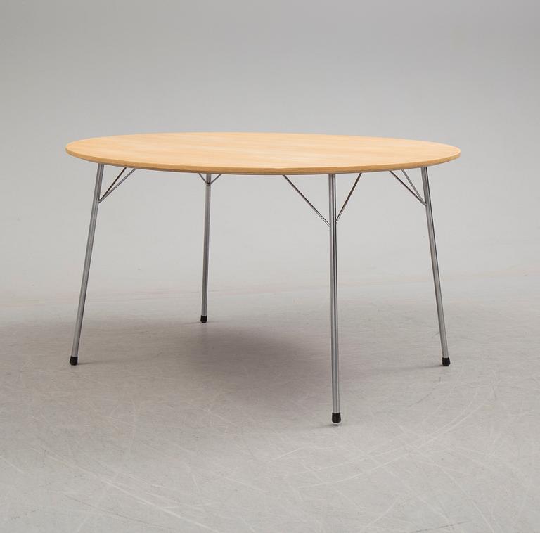 ARNE JACOBSEN, a "3600" dining table for Fritz Hansen Denmark.