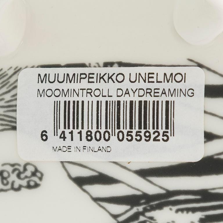 Muminmugg, "Mumintrollet dagdrömmer", porslin, Moomin Characters, Arabia 2005.