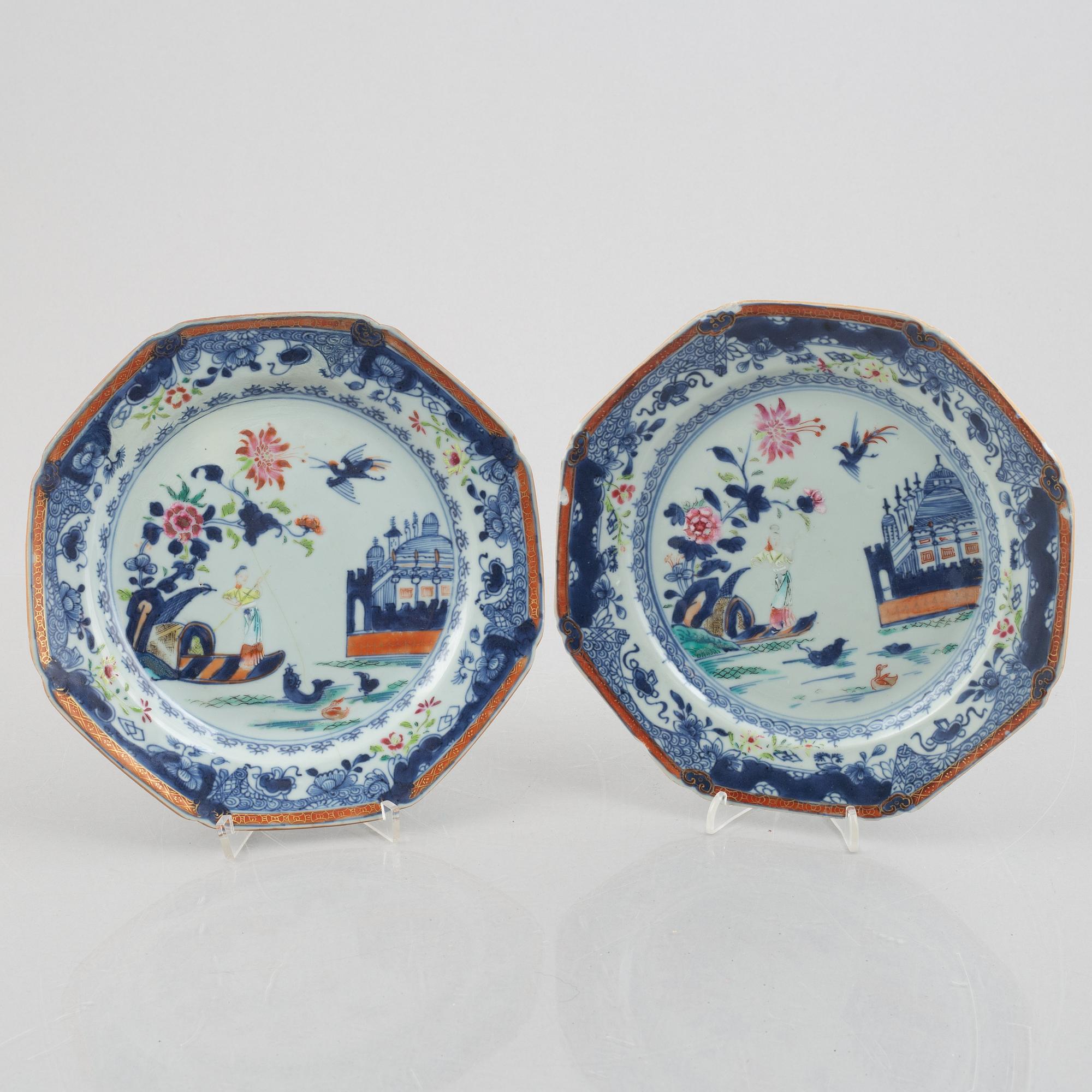 Five pieces of blue and white Chinese porcelain, Qing dynasty, 18th-19th century.