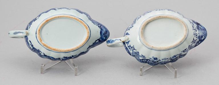 SÅSSNIPOR, 2 st, porslin, Qianlong, Kina 1700-tal.