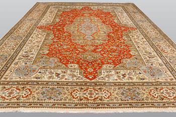 Carpet, Tabriz so-called Tabatabai, 407 x 308 cm.