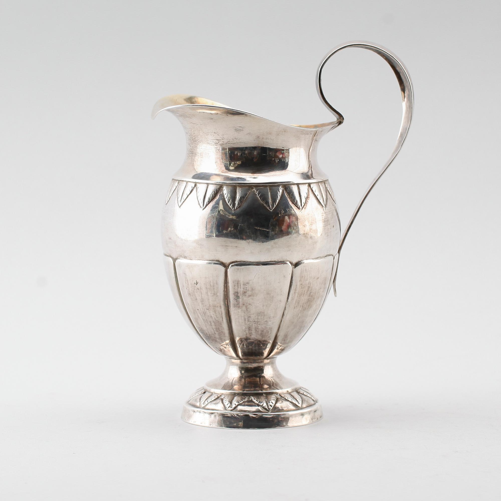 GRÄDDKANNA, silver, Erik Gustaf Stenquist, Enköping 1852. Vikt ca 170 gram.