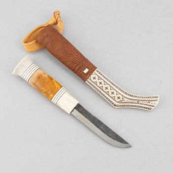 Torsten Fankki, a reindeer horn knife.