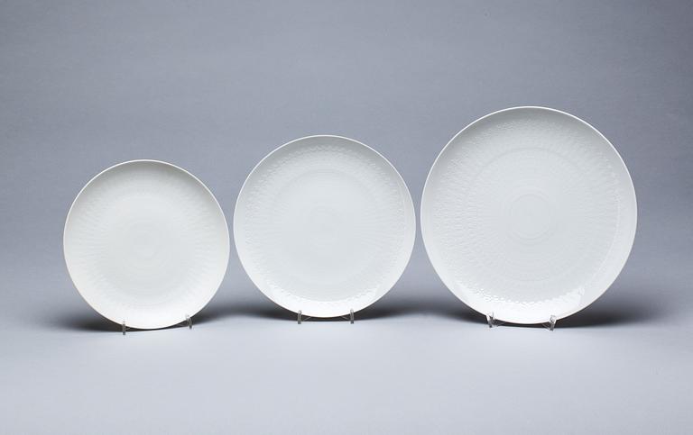 MATSERVIS, ca 89 delar, Design Björn Wiinblad för Rosenthal Studio line.