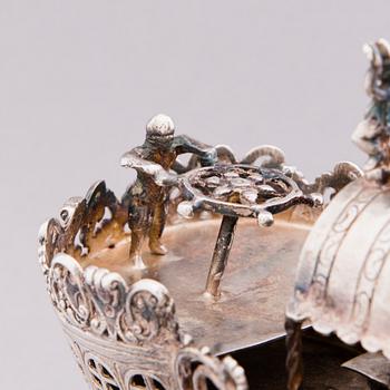 SKRIN/ BORDSDEKORATION, sterling silver, engelska importstämplar London 1911.