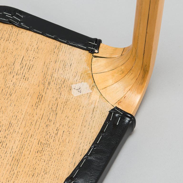 Alvar Aalto, an X 602 stool, Artek, latter half of the 20th century.