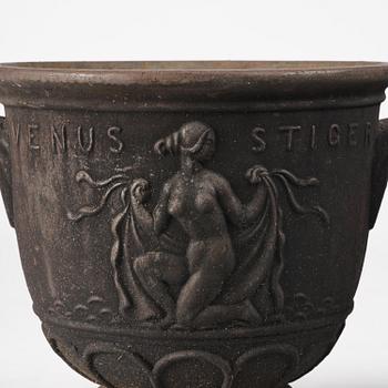 Ivar Johnsson, a pair of "Venus" cast iron urns, Näfveqvarns bruk, Swedish Grace.