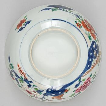 A famille rose bowl, Qing dynasty. Qianlong (1736-95).