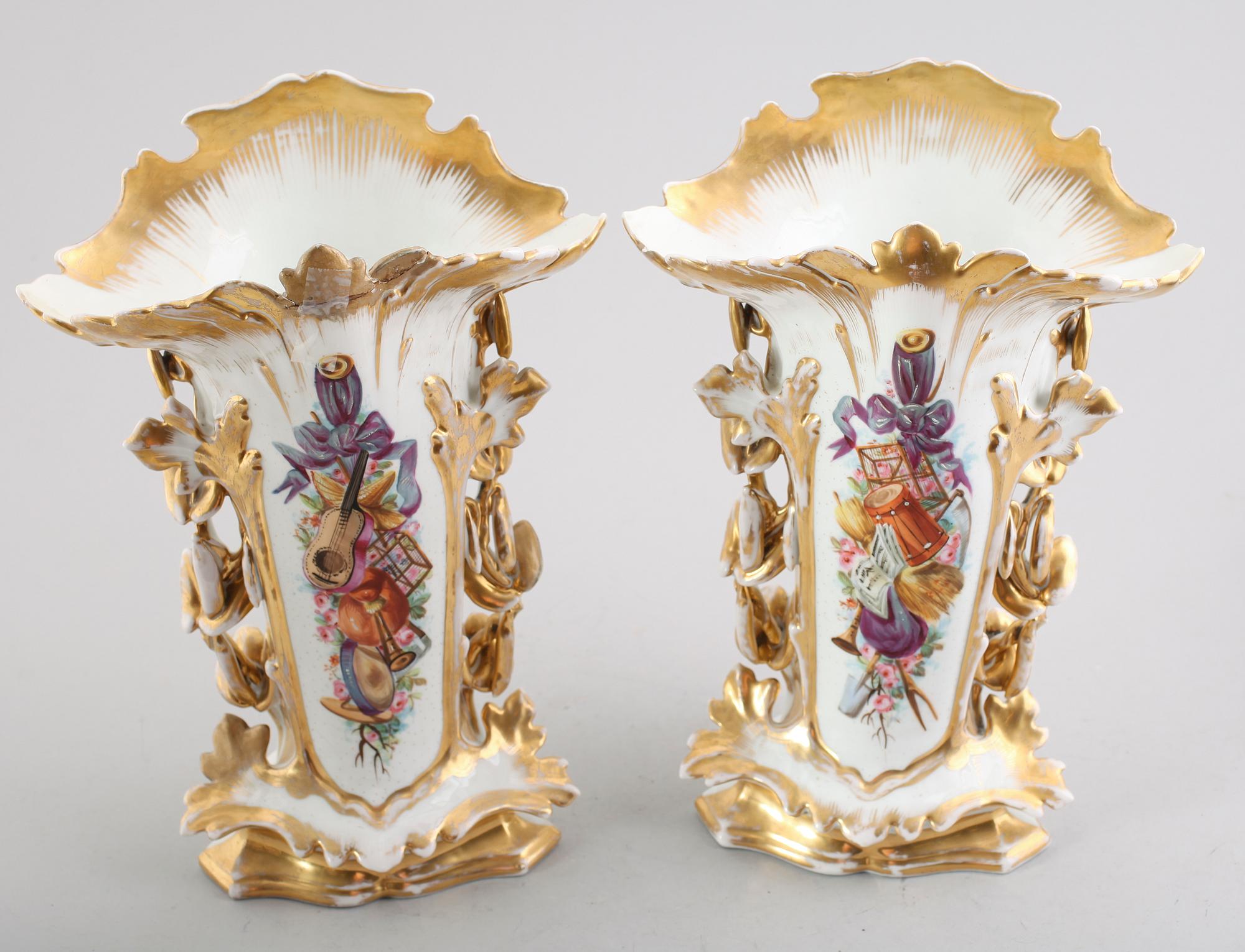 VASER, 1 par, porslin, 1800-talets mitt.