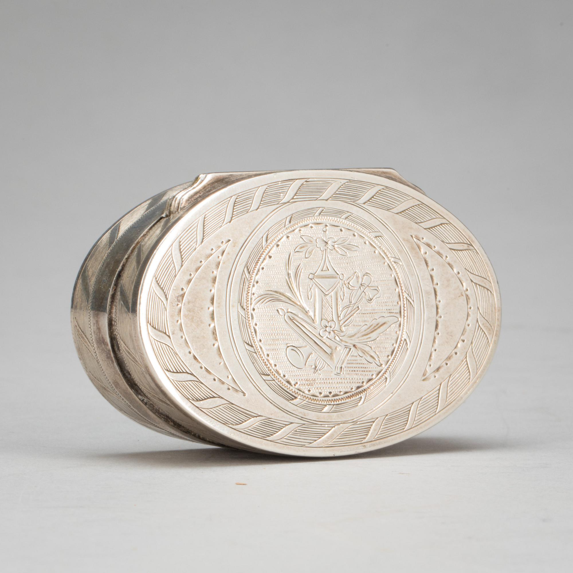 DOSA, silver, Olof Yttraeus, Uppsala, 1789.  Vikt ca 82 g.