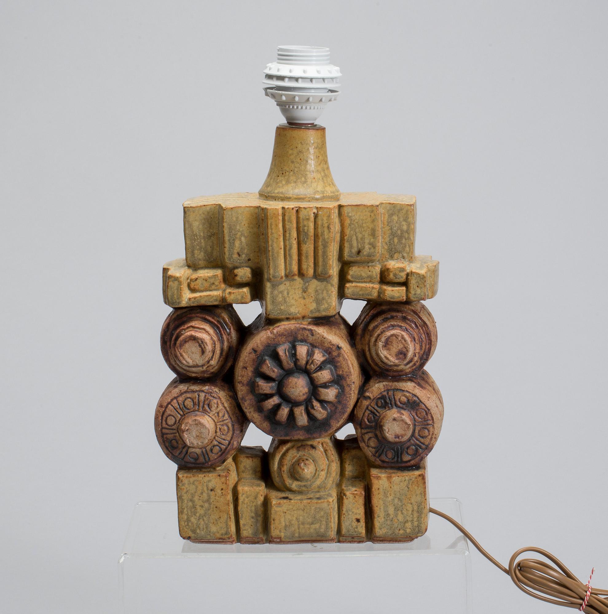 BORDSLAMPA, Bernard Rooke.