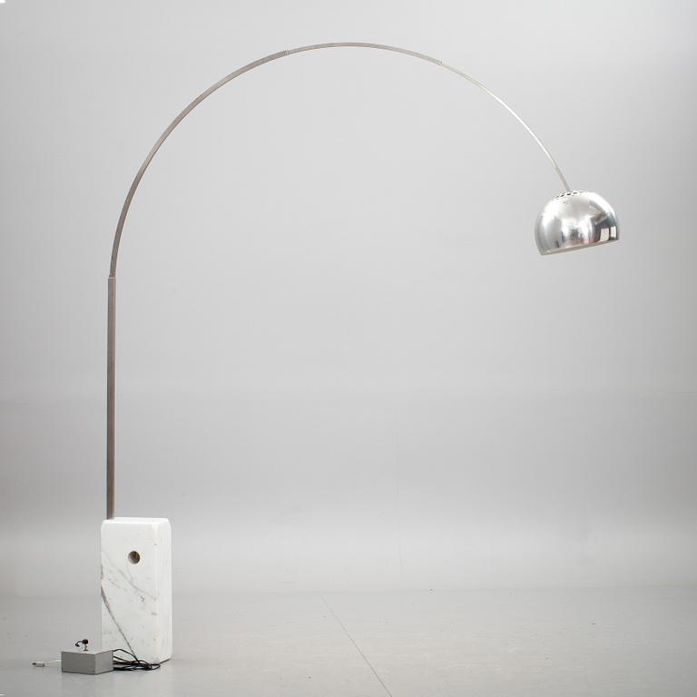 GOLVLAMPA, "Arco", Achille och Pier Castiglioni, Flos, Italien, formgiven 1962.