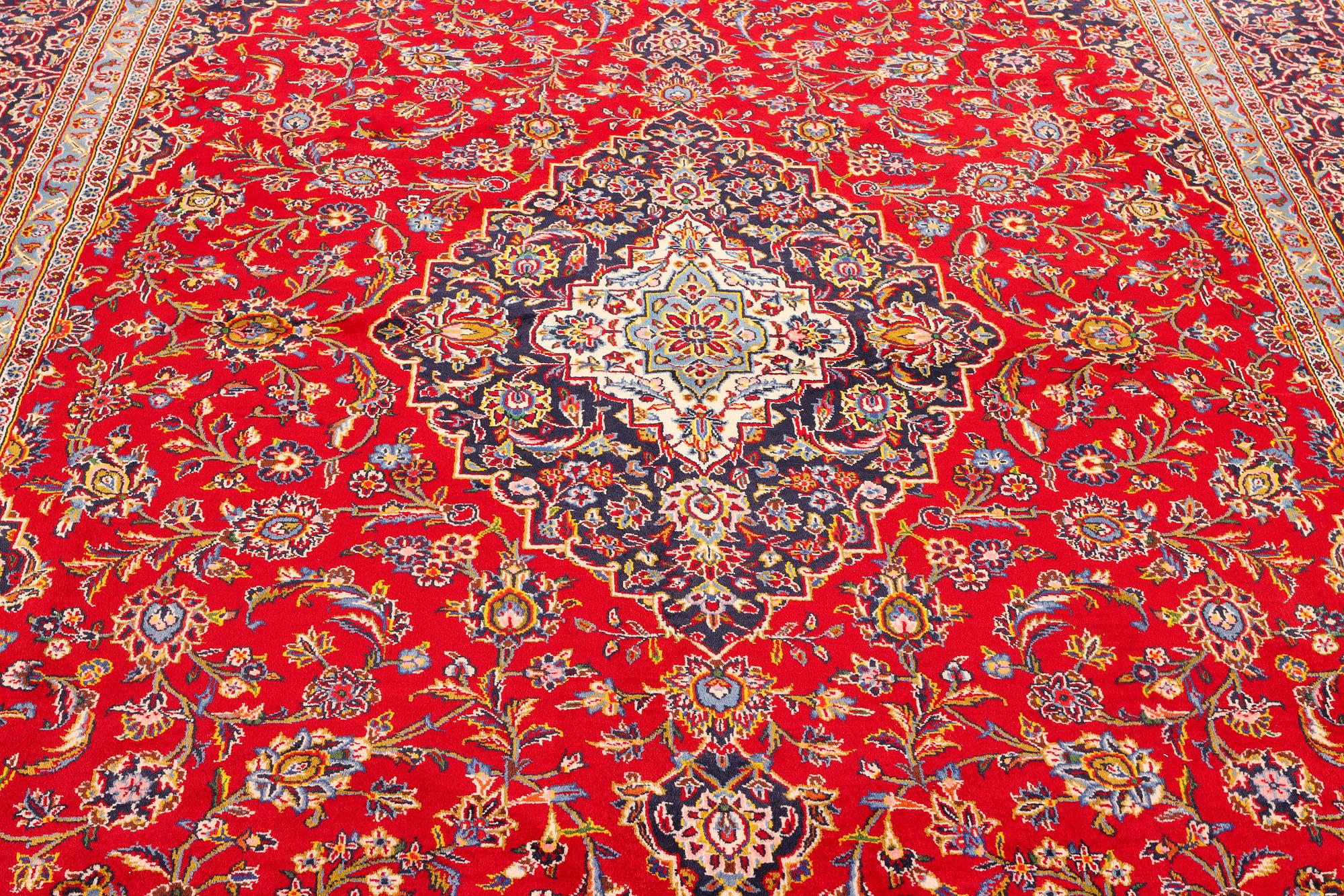 A Keshan carpet, c. 397 x 295 cm.