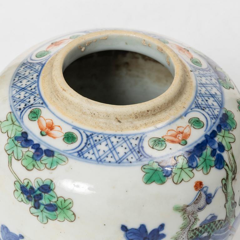 Kruka / bojan, porslin, Kina, Qingdynastin, Qianlong (1736-95).