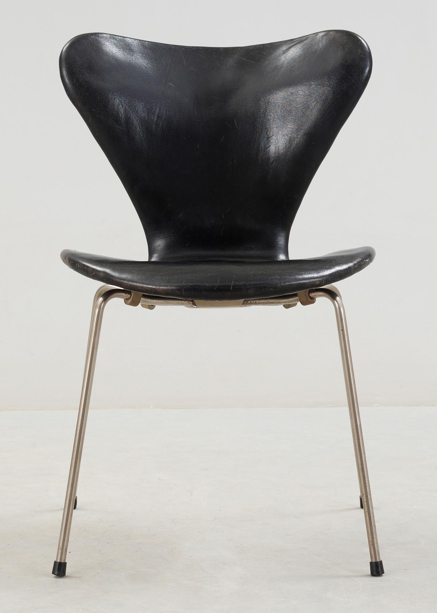 STOL, "Sjuan", Arne Jacobsen, Fritz Hansen, formgiven 1955.