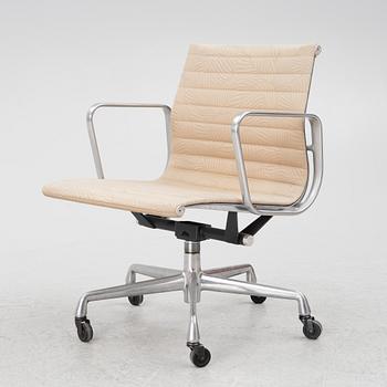 Charles & Ray Eames, a desk chair, 'EA117', Herman Miller.