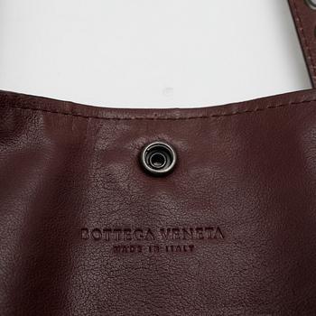 BOTTEGA VENETA, a leather handbag in the colour "Tryffel.